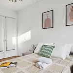 Bnbnook - Lovely 1Br Near Eiffel & Champ De Mars